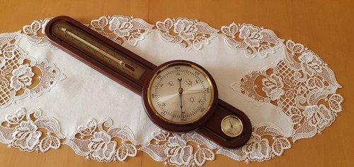 Barometer thermometer - -,