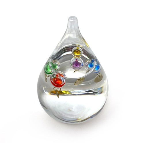 Free standing tear drop